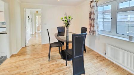 2 bedroom Park home for sale in Lindum Park, Ruskington, NG34