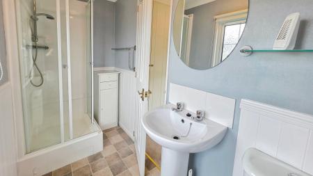 2 bedroom Park home for sale in Lindum Park, Ruskington, NG34