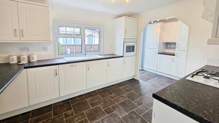2 bedroom Park home for sale in Lindum Park, Ruskington, NG34