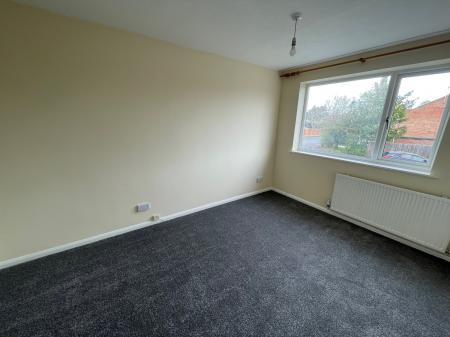 3 bedroom Semi-detached house to let in Ambleside Close, Sleaford, NG34
