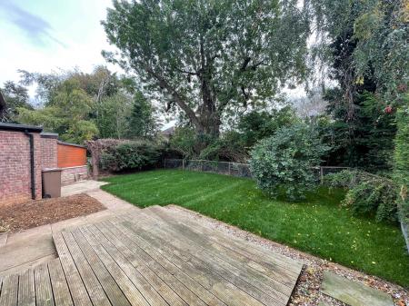 3 bedroom Semi-detached house to let in Ambleside Close, Sleaford, NG34