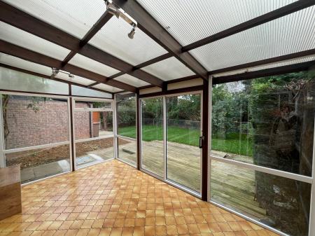 3 bedroom Semi-detached house to let in Ambleside Close, Sleaford, NG34