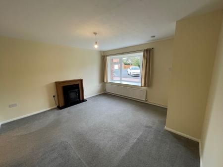 3 bedroom Semi-detached house to let in Ambleside Close, Sleaford, NG34