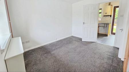 2 bedroom Semi-detached house to let in Woodside Court, Sleaford, NG34