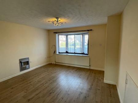 3 bedroom Semi-detached house to let in Ambleside Close, Sleaford, NG34