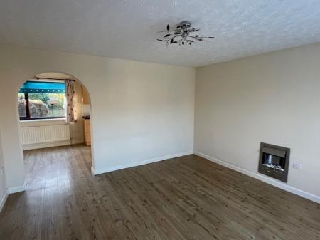 3 bedroom Semi-detached house to let in Ambleside Close, Sleaford, NG34