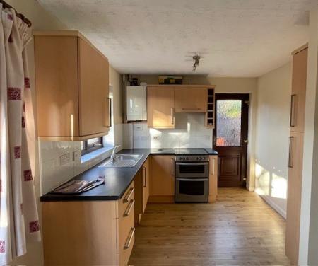 3 bedroom Semi-detached house to let in Ambleside Close, Sleaford, NG34