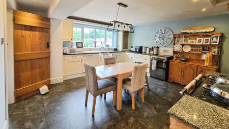 3 bedroom Semi-detached house for sale in Donington Road, Horbling, NG34
