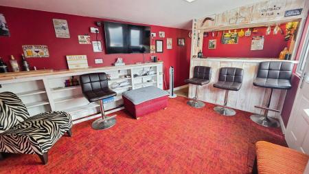 3 bedroom Semi-detached house for sale in Durham Avenue, Sleaford, NG34