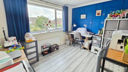 3 bedroom Semi-detached house for sale in Durham Avenue, Sleaford, NG34