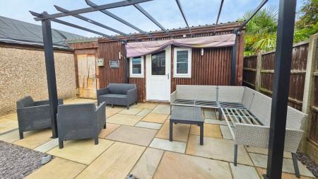 3 bedroom Semi-detached house for sale in Durham Avenue, Sleaford, NG34
