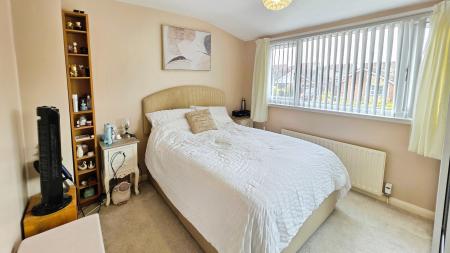 3 bedroom Semi-detached house for sale in Durham Avenue, Sleaford, NG34