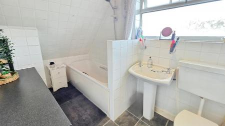 3 bedroom Semi-detached house for sale in Durham Avenue, Sleaford, NG34
