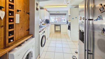 3 bedroom Semi-detached house for sale in Durham Avenue, Sleaford, NG34