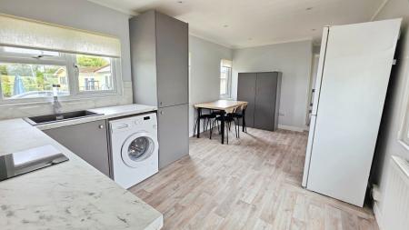 1 bedroom Park home for sale in Braemar Residential Park, Kirkby Green, LN4