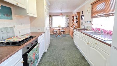 2 bedroom Park home for sale in Claremont Park Lincoln Road, Sleaford, NG34