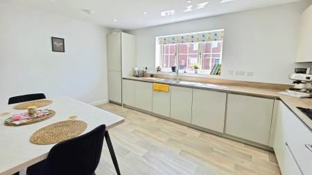 2 bedroom Semi-detached house for sale in Coteland Road, Ruskington, NG34