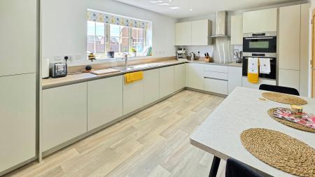 2 bedroom Semi-detached house for sale in Coteland Road, Ruskington, NG34