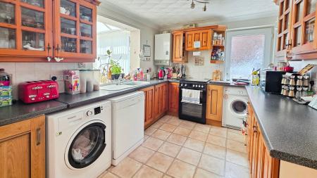3 bedroom Semi-detached house for sale in Hurn Close, Ruskington, NG34