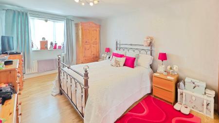 3 bedroom Semi-detached house for sale in Hurn Close, Ruskington, NG34