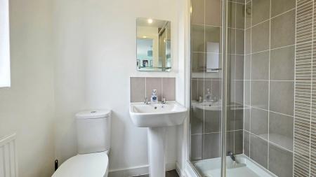 3 bedroom Semi-detached house for sale in Snow Close, Holdingham, NG34