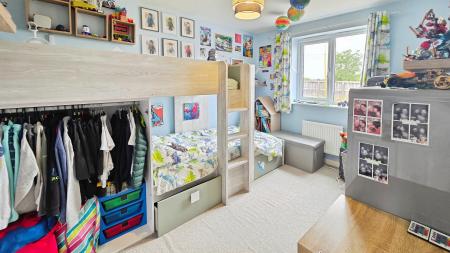 3 bedroom Semi-detached house for sale in Snow Close, Holdingham, NG34