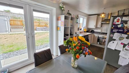 3 bedroom Semi-detached house for sale in Snow Close, Holdingham, NG34