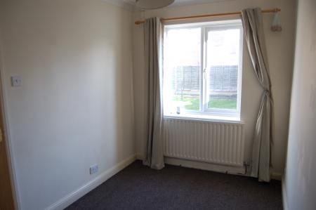 3 bedroom Semi-detached house to let in Canterbury Drive, Sleaford, NG34