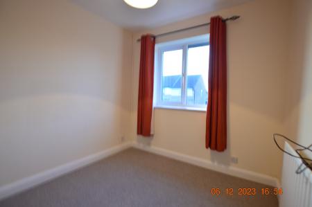 3 bedroom Semi-detached house to let in Canterbury Drive, Sleaford, NG34