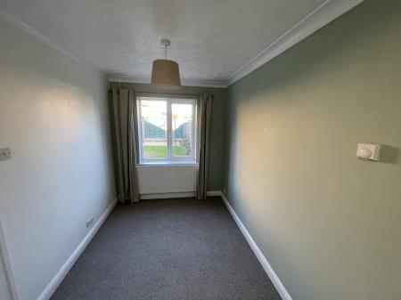 3 bedroom Semi-detached house to let in Canterbury Drive, Sleaford, NG34