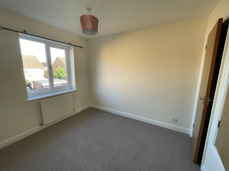 3 bedroom Semi-detached house to let in Canterbury Drive, Sleaford, NG34