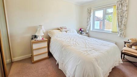2 bedroom Bungalow for sale in Haverholme Close, Ruskington, NG34