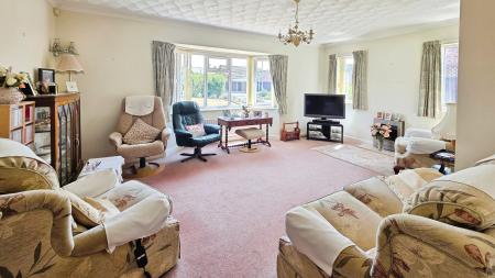 2 bedroom Bungalow for sale in Haverholme Close, Ruskington, NG34