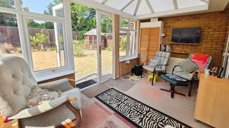 2 bedroom Bungalow for sale in Haverholme Close, Ruskington, NG34