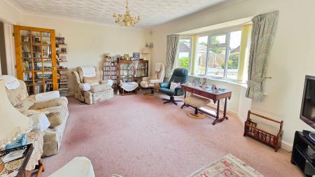 2 bedroom Bungalow for sale in Haverholme Close, Ruskington, NG34