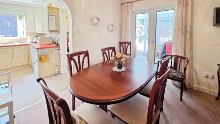 2 bedroom Bungalow for sale in Haverholme Close, Ruskington, NG34