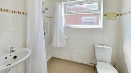 2 bedroom Bungalow for sale in Little Hale Road, Great Hale, NG34