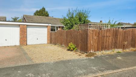 2 bedroom Bungalow for sale in Little Hale Road, Great Hale, NG34