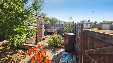 2 bedroom Bungalow for sale in Little Hale Road, Great Hale, NG34