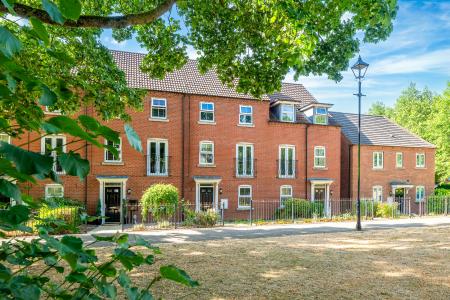 Montrose Grove, Greylees, Sleaford, NG34