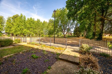 4 bedroom Town house for sale in Montrose Grove, Greylees, Sleaford, NG34