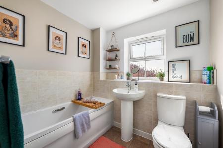 4 bedroom Town house for sale in Montrose Grove, Greylees, Sleaford, NG34