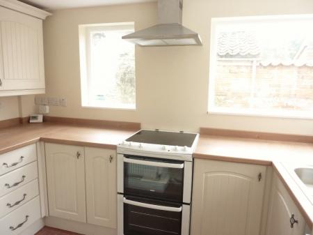2 bedroom Semi-detached house to let in North Street, Osbournby, NG34