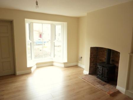 2 bedroom Semi-detached house to let in North Street, Osbournby, NG34
