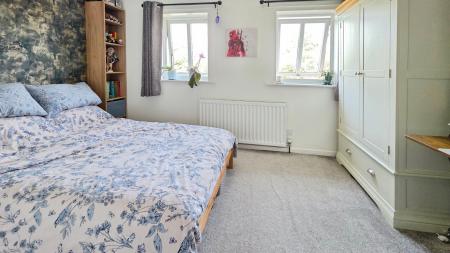 2 bedroom Terraced House for sale in Hawks Way, Sleaford, NG34