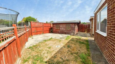 2 bedroom Detached bungalow for sale in Parkfield Road, Ruskington, NG34