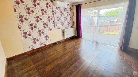 2 bedroom Detached bungalow for sale in Parkfield Road, Ruskington, NG34
