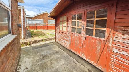 2 bedroom Detached bungalow for sale in Parkfield Road, Ruskington, NG34