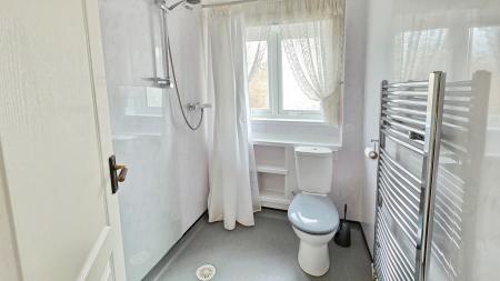 2 bedroom Detached bungalow for sale in Parkfield Road, Ruskington, NG34