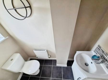 3 bedroom Semi-detached house to let in Carlton Close, Sleaford, NG34